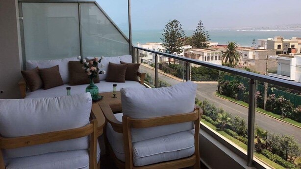 Apartemen Mewah, pemandangan pantai | Balkon