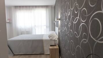 Habitació doble, terrassa | 1 dormitori, cortines opaques, wifi gratuïta i roba de llit