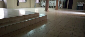 Hail Henrietta Hotel