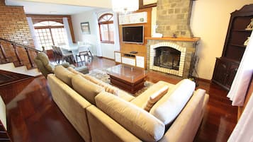 House | Living room | TV, fireplace