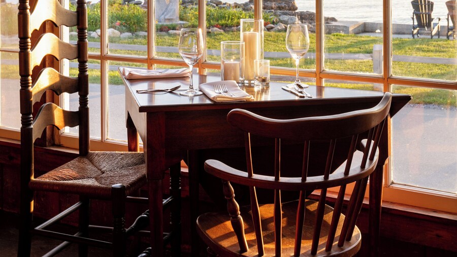 Bluebird Ocean Point Inn