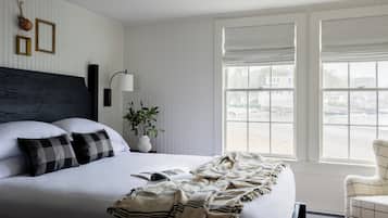 Seaward Two-Bedroom Oceanfront Cottage | 1 bedroom, iron/ironing board, free WiFi, bed sheets