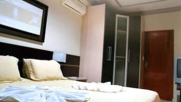 Minibar, individually furnished, desk, free WiFi
