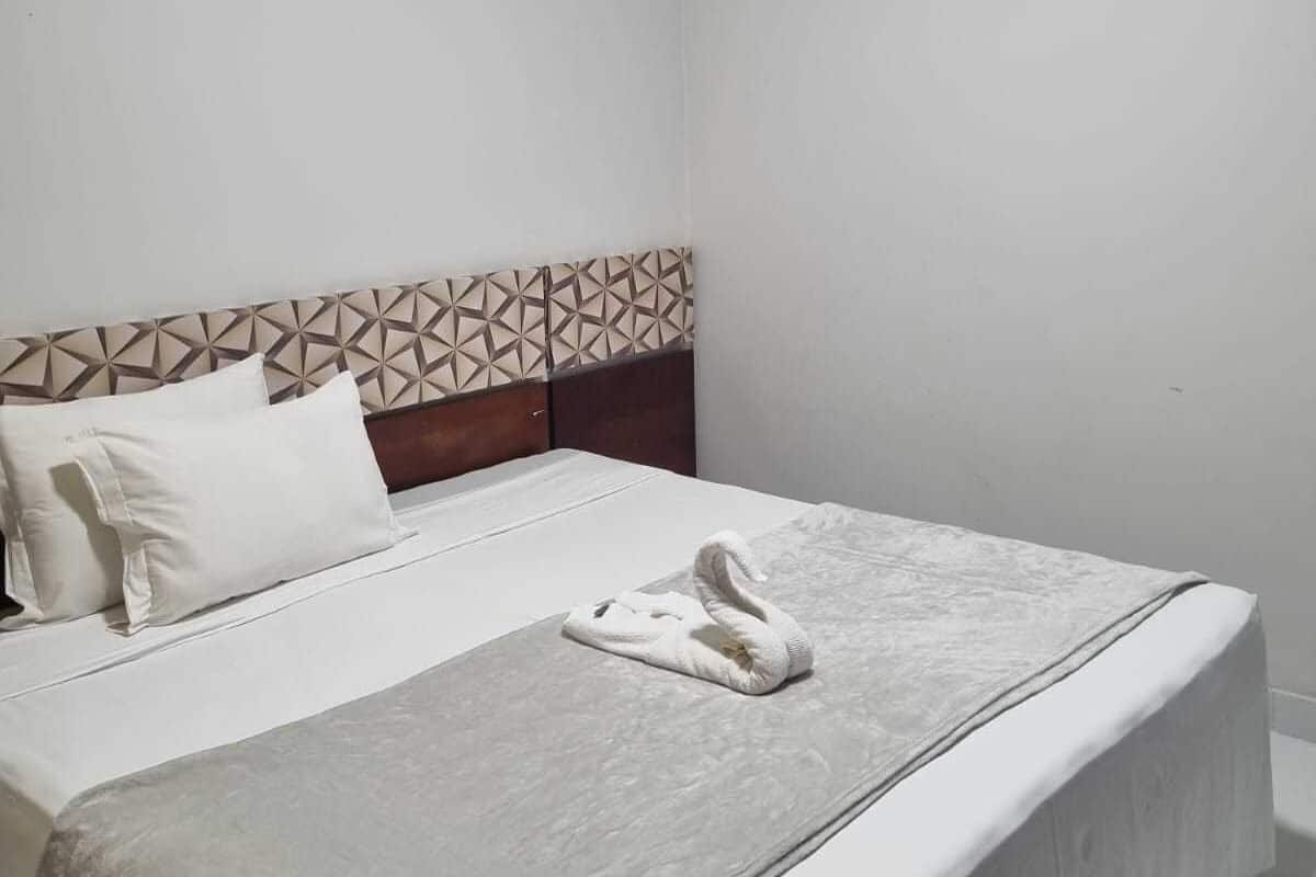Double or Twin Room | Minibar, WiFi (free), individually furnished, bed sheets