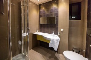 Luxury Villa, Private Pool | Bathroom | Shower, free toiletries, hair dryer, bathrobes