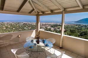 Villa, 5 chambres, piscine privée, vue mer | Balcon