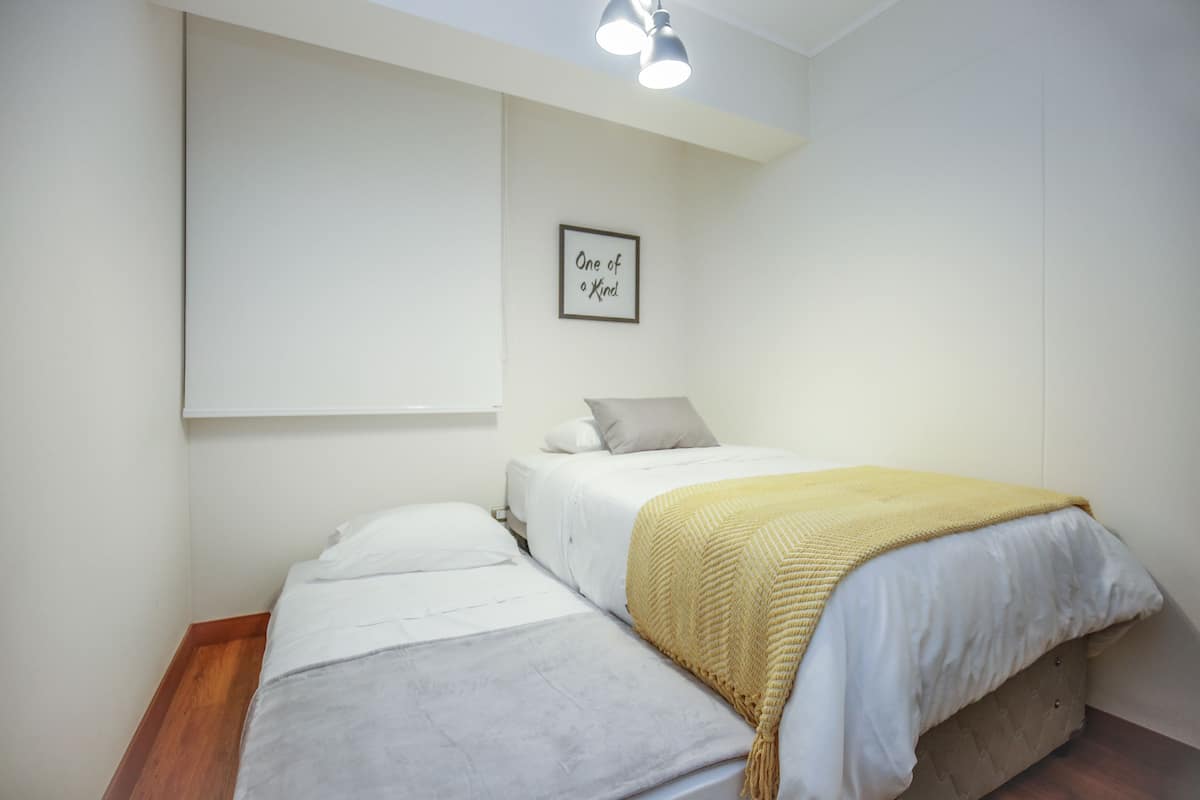 3 bedrooms, in-room safe, desk, iron/ironing board