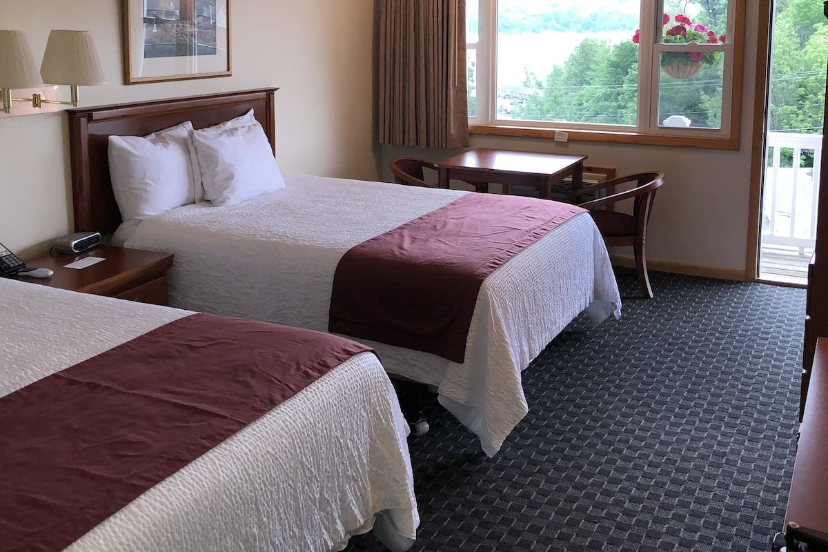 Premium Room, 2 Queen Beds, Non Smoking, Lake View
