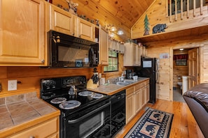 Cabin, 1 Bedroom | Private kitchen