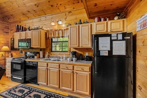 Cabin, 1 Bedroom | Private kitchen