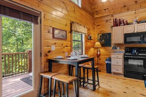 Chalet rustique, 1 chambre | Cuisine privée