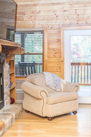 Cabin, 3 Bedrooms | Interior