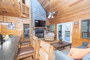 Cabin, 3 Bedrooms | Living area