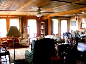 TV, fireplace, DVD player, books