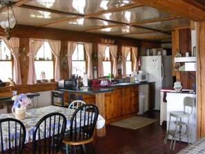 Dining - Large remolded hunting lodge with beautiful views of the Spring River Falls (Hardy)