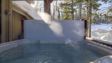 Bain à remous extérieur