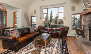 TV, fireplace, video games, stereo - Big Sky Vacation Rentals: MMH 44 Cowboy Heaven (Big Sky)