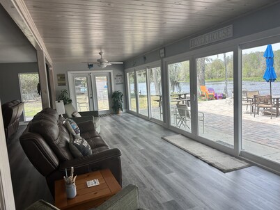  Enjoy peace and tranquility on the Withlacoochee river with breathtaking views.