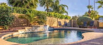 Family Home with Pool, Hot Tub & BBQ near Kierland