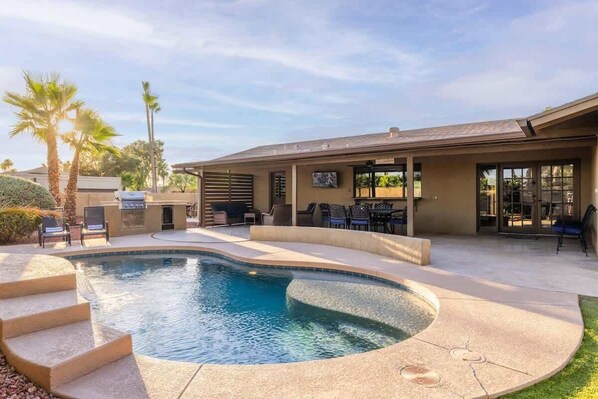 Outdoor pool, a heated pool - Family Home with Pool, Hot Tub & BBQ near Kierland (Scottsdale)