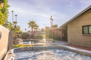 Outdoor spa tub - Family Home with Pool, Hot Tub & BBQ near Kierland (Scottsdale)