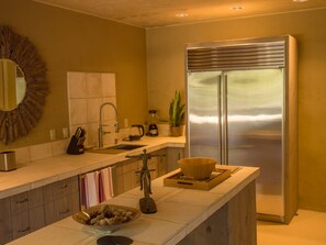 Fridge, microwave, oven, stovetop - Forest Opulence: Center of PB Resorts: Four Seasons Bedding (Del Monte Forest)