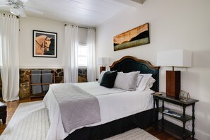 7 bedrooms, iron/ironing board, WiFi, bed sheets