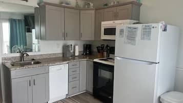 Condo, 1 Bedroom | Private kitchen | Fridge, oven, coffee/tea maker, toaster