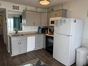Condo, 1 Bedroom | Private kitchen | Fridge, oven, coffee/tea maker, toaster