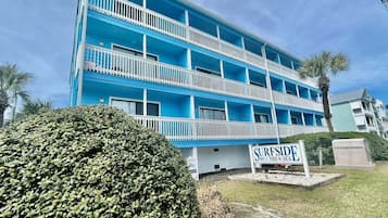 Condo, 2 quartos | Fachada