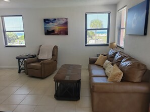 TV - BEACH FRONT CONDO ON THE #1 VOTED BEST BEACH, POOL, VOLLEYBALL! (St Pete Beach)