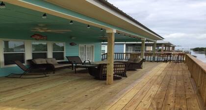 Lake Breeze.... Camp right on the water
