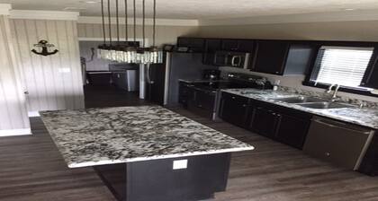 Lake Breeze.... Camp right on the water