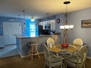 Condo, 2 Bedrooms | Dining
