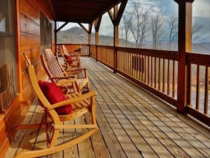 Cabin, 5 Bedrooms | Terrace/patio