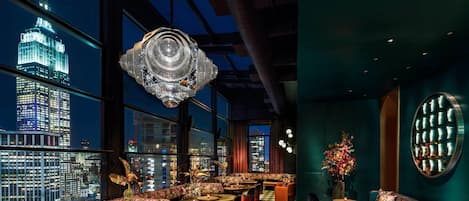 2 bars/lounges, rooftop bar