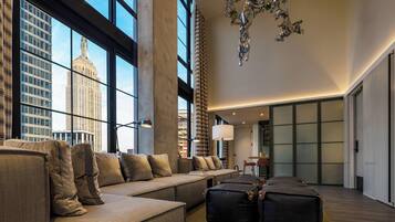 Suite, 1 kamar tidur | Seprai katun Mesir, seprai premium, brankas, dan tirai kedap cahaya