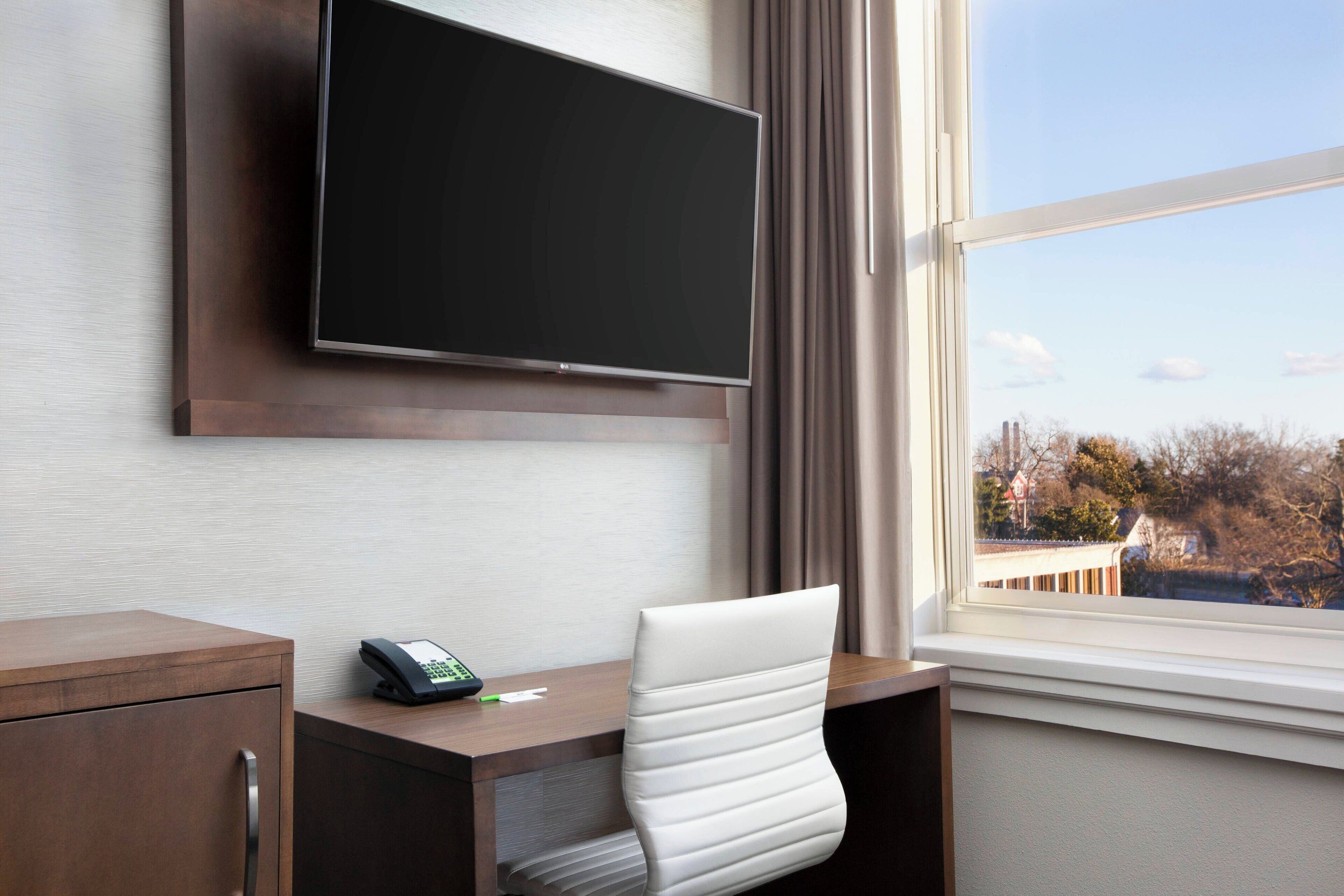 1 bedroom, egyptian cotton sheets, premium bedding, down duvets