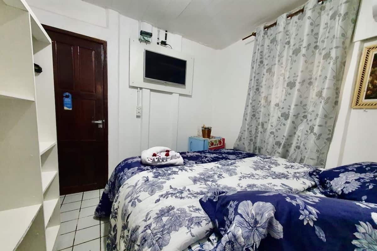 Deluxe Double Room | 1 bedroom, minibar, iron/ironing board, free WiFi