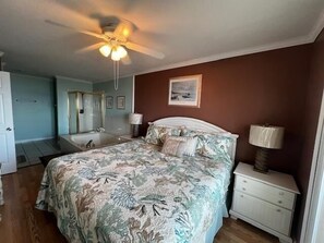3 bedrooms, iron/ironing board, WiFi