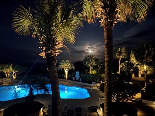 Stunning pool and ocean views await you in this beautiful, convenient condo.