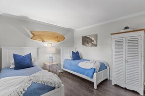 2 bedrooms, iron/ironing board, free WiFi, bed sheets - Stunning pool and ocean views await you in this beautiful, convenient condo. (Wrightsville Beach)