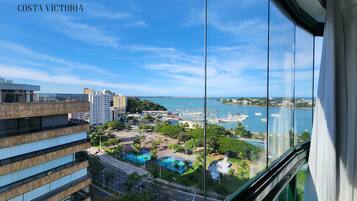 Deluxe Double Room, 1 Queen Bed | Living area | 32-inch LCD TV with cable channels