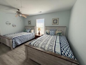 4 bedrooms, iron/ironing board, WiFi