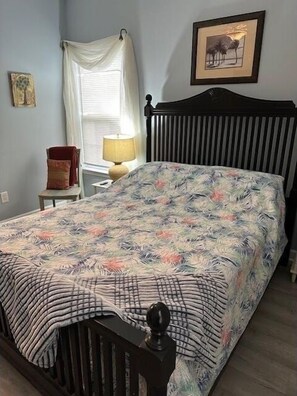 4 bedrooms, iron/ironing board, WiFi