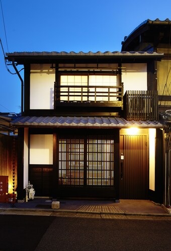 Kyoto Tradition With Modern Luxury, Family Friendly in Excellent Location