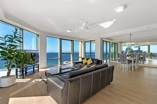 Surfers Paradise Holiday Apartment Ocean Front Prestige