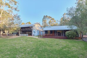 Eco Lodge - 4 Bedroom | Terrace/patio