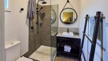 Cabane, 2 chambres | Salle de bain | Serviettes fournies