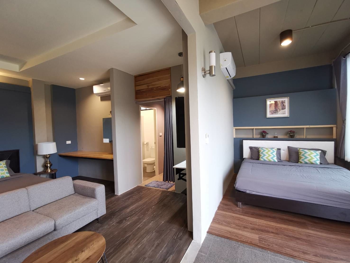 Family Studio, Multiple Beds, Mountain View | Blackout curtains, free WiFi